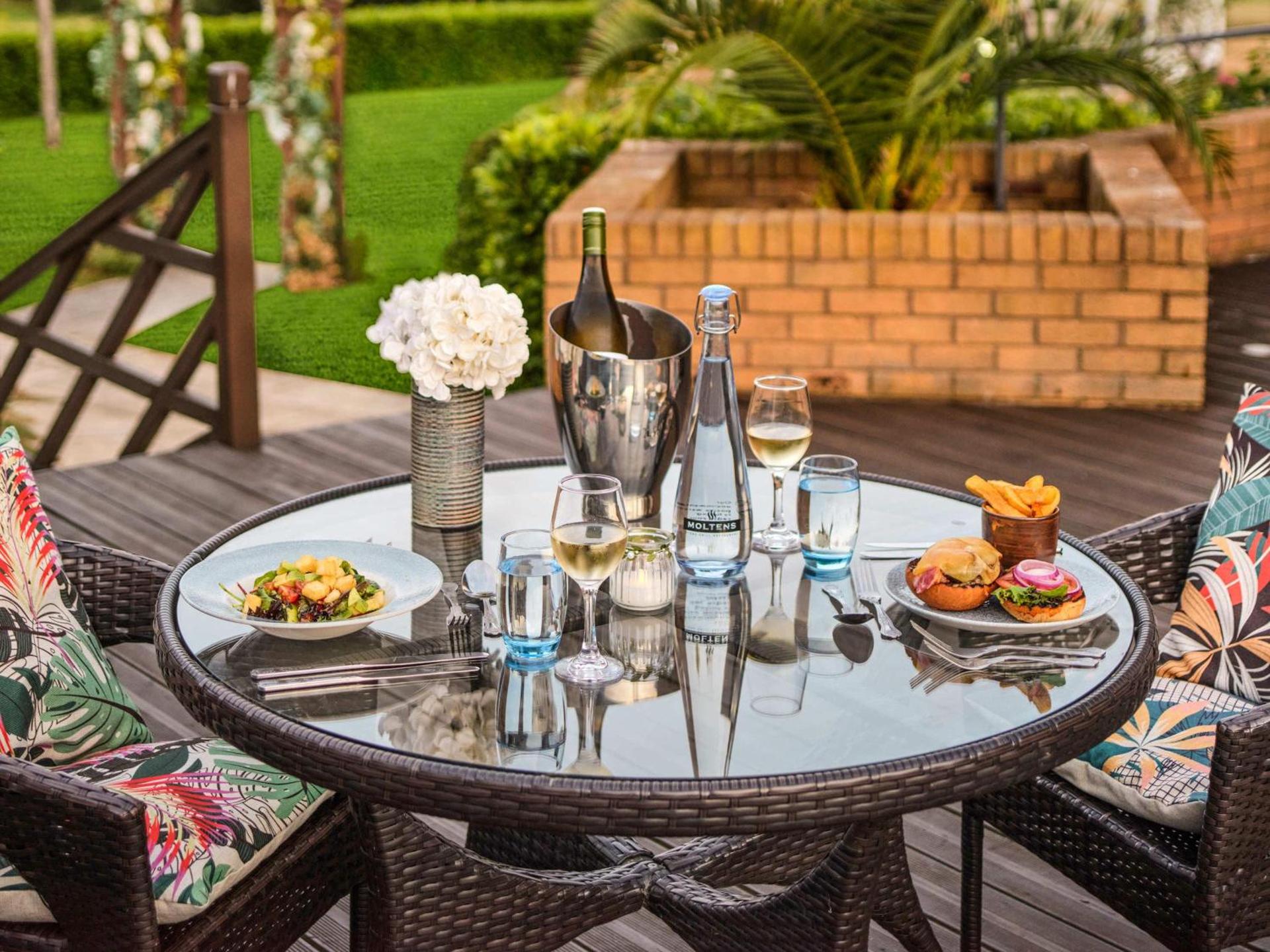 Restaurant/places to eat