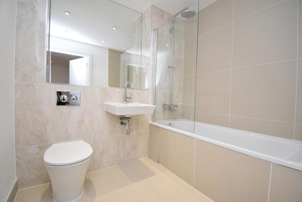 luxurious Room with City Views