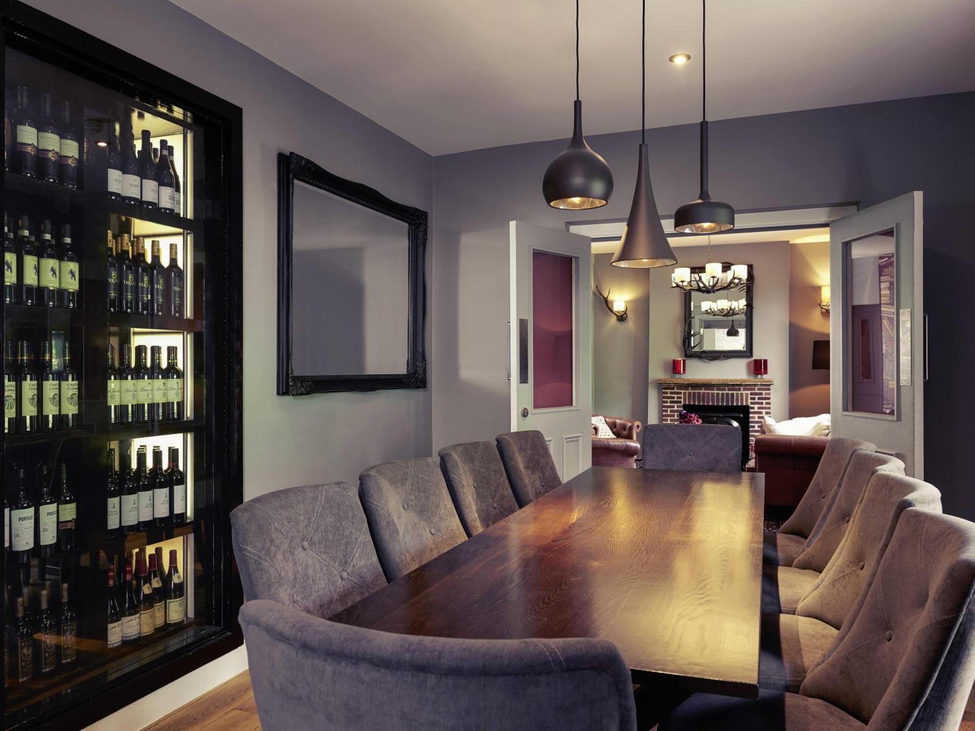 Meeting/conference room