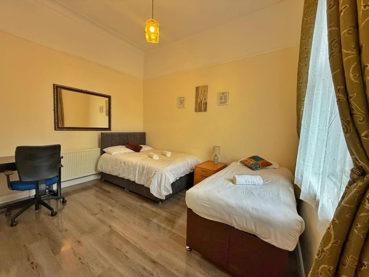 Near City-Birkenhead rooms