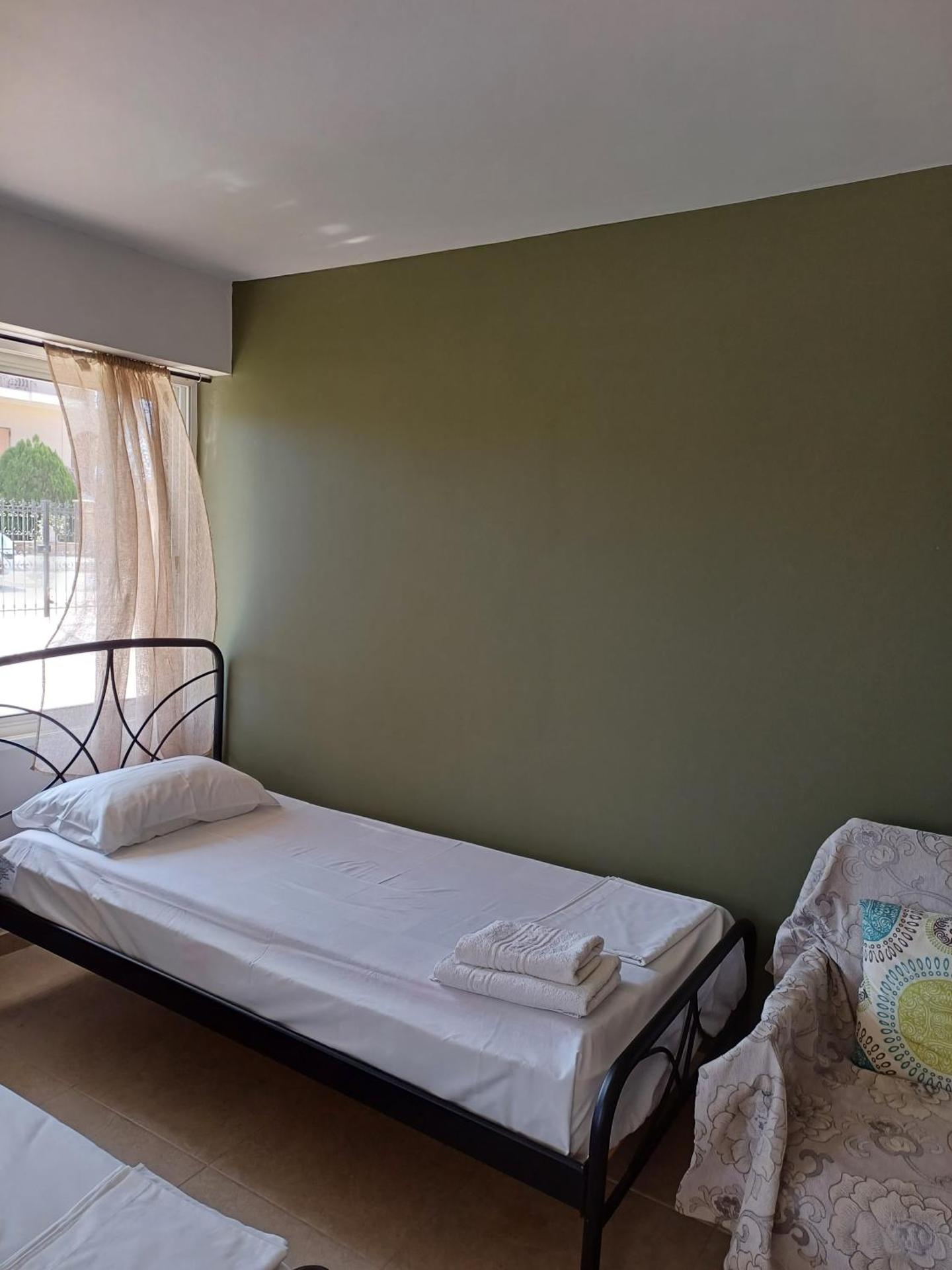 Family Room's Eirini