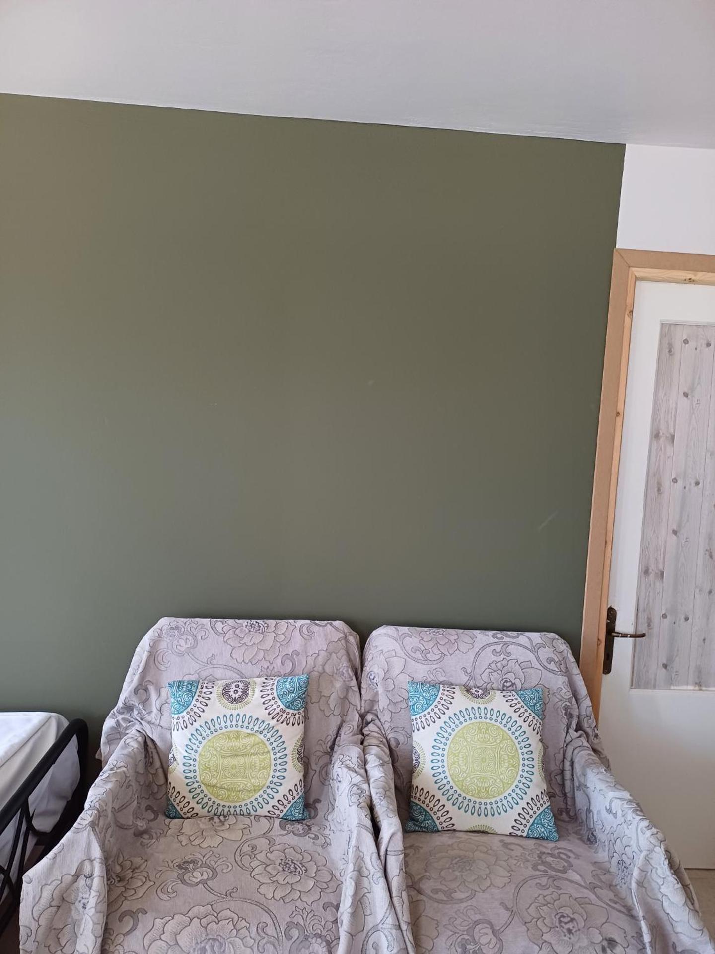 Family Room's Eirini