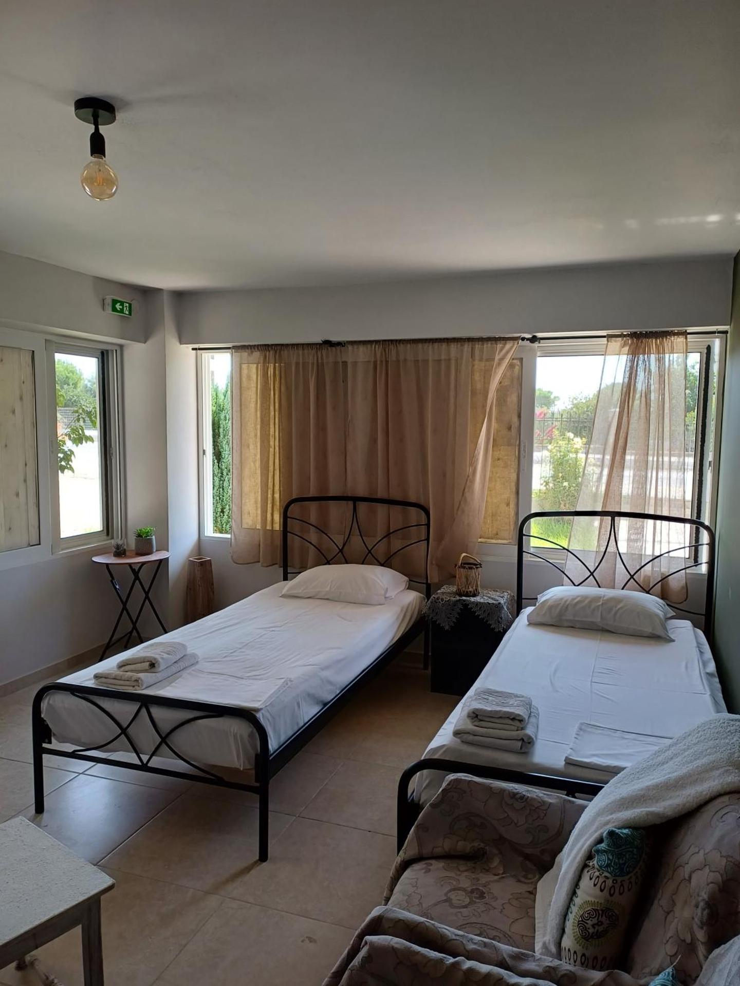 Family Room's Eirini