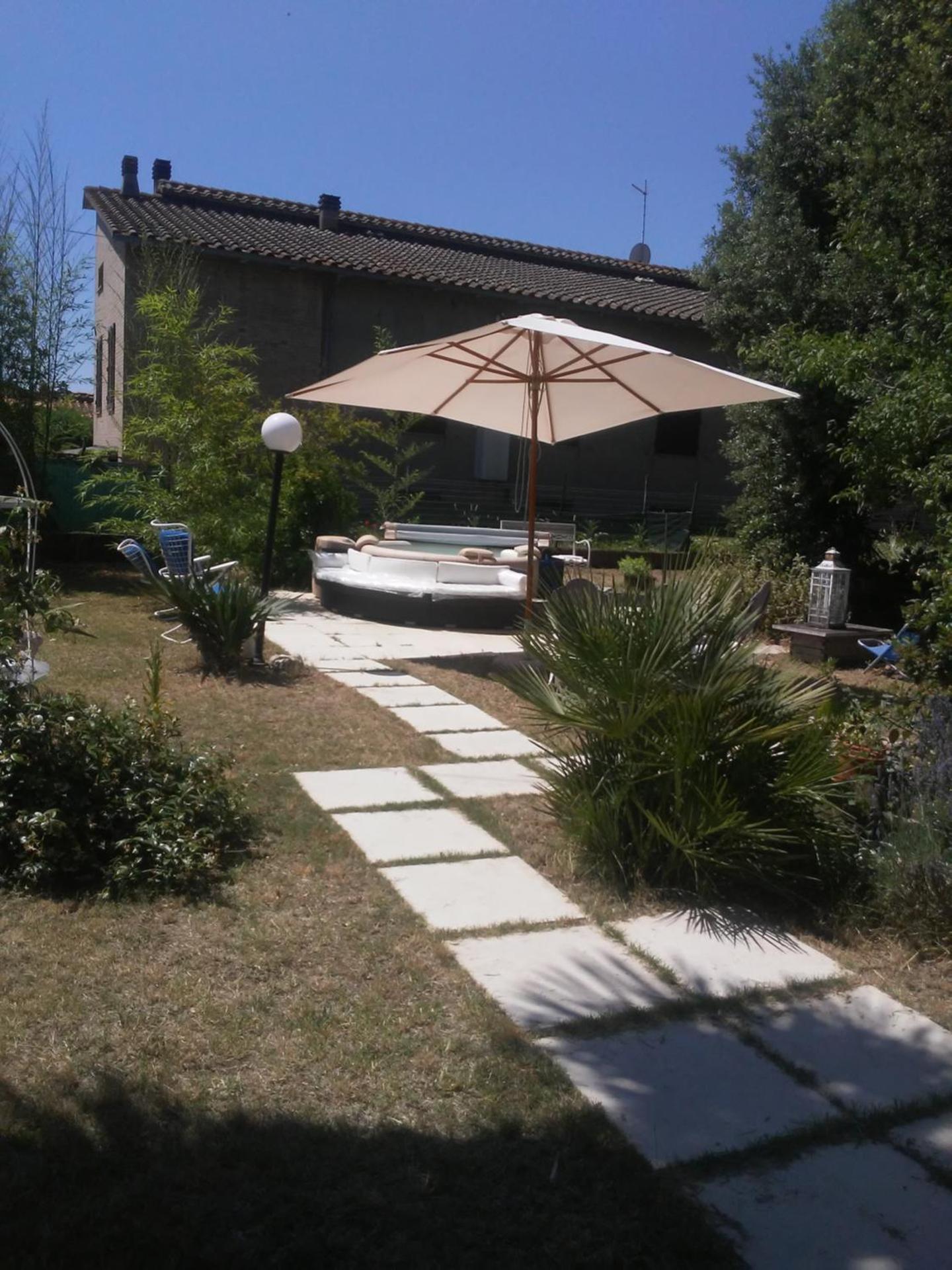 Apartment with Garden View