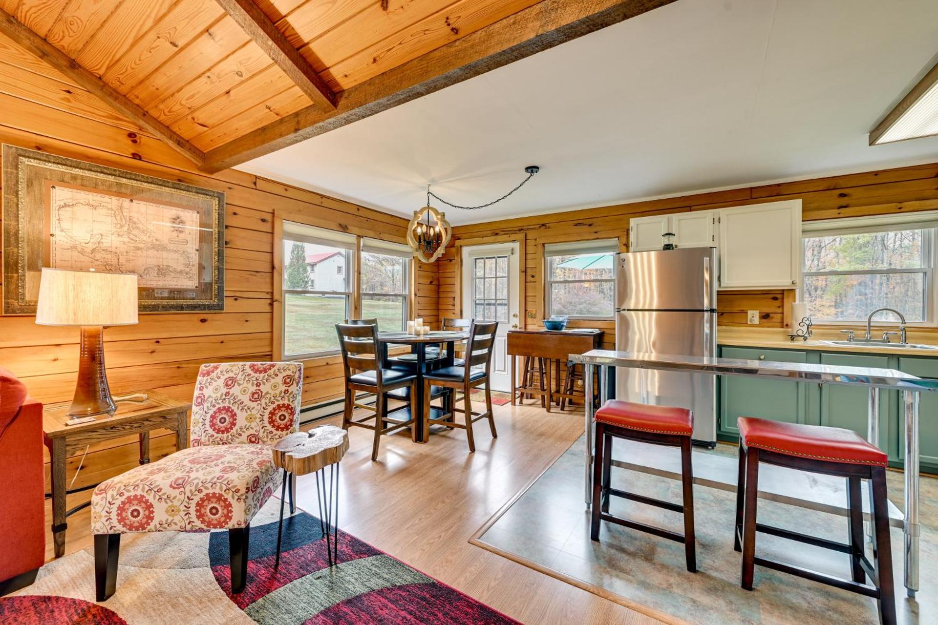 High Peak Heaven Cozy Log Cabin on 1 Acre!