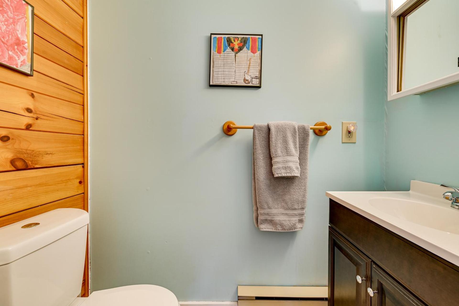 High Peak Heaven Cozy Log Cabin on 1 Acre!