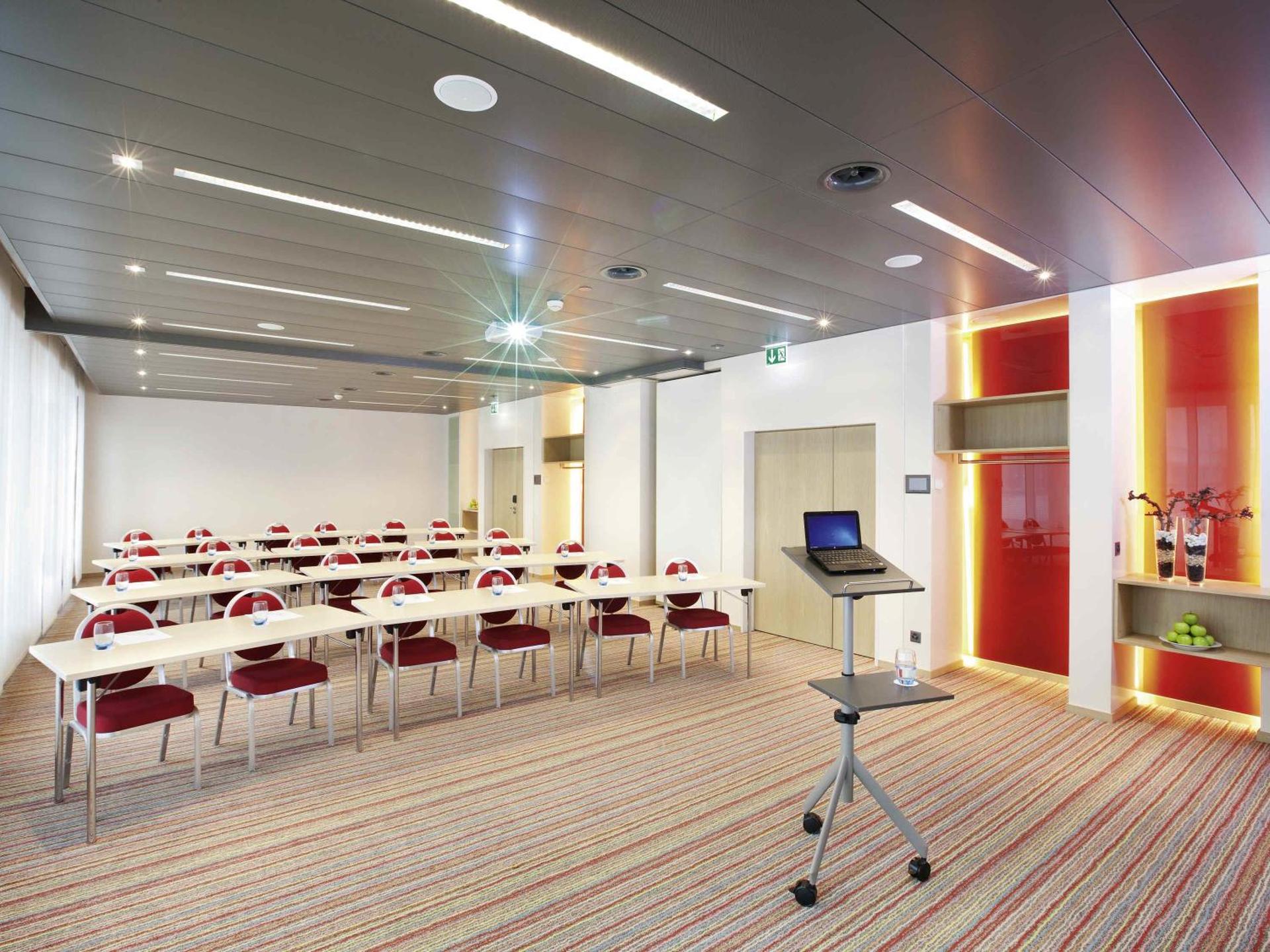 Meeting/conference room