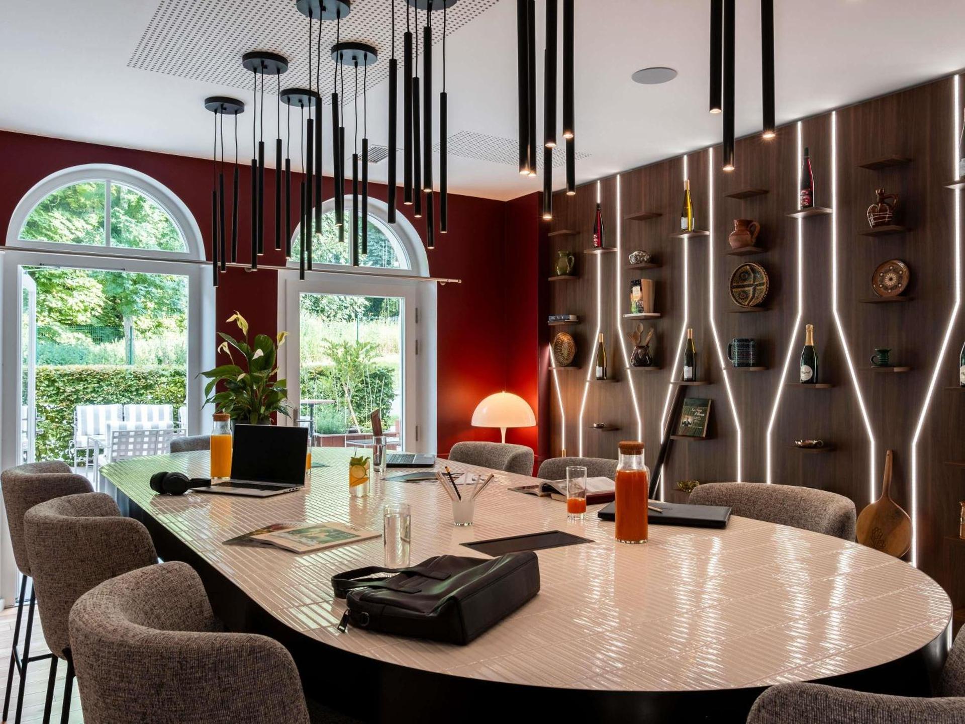 Meeting/conference room