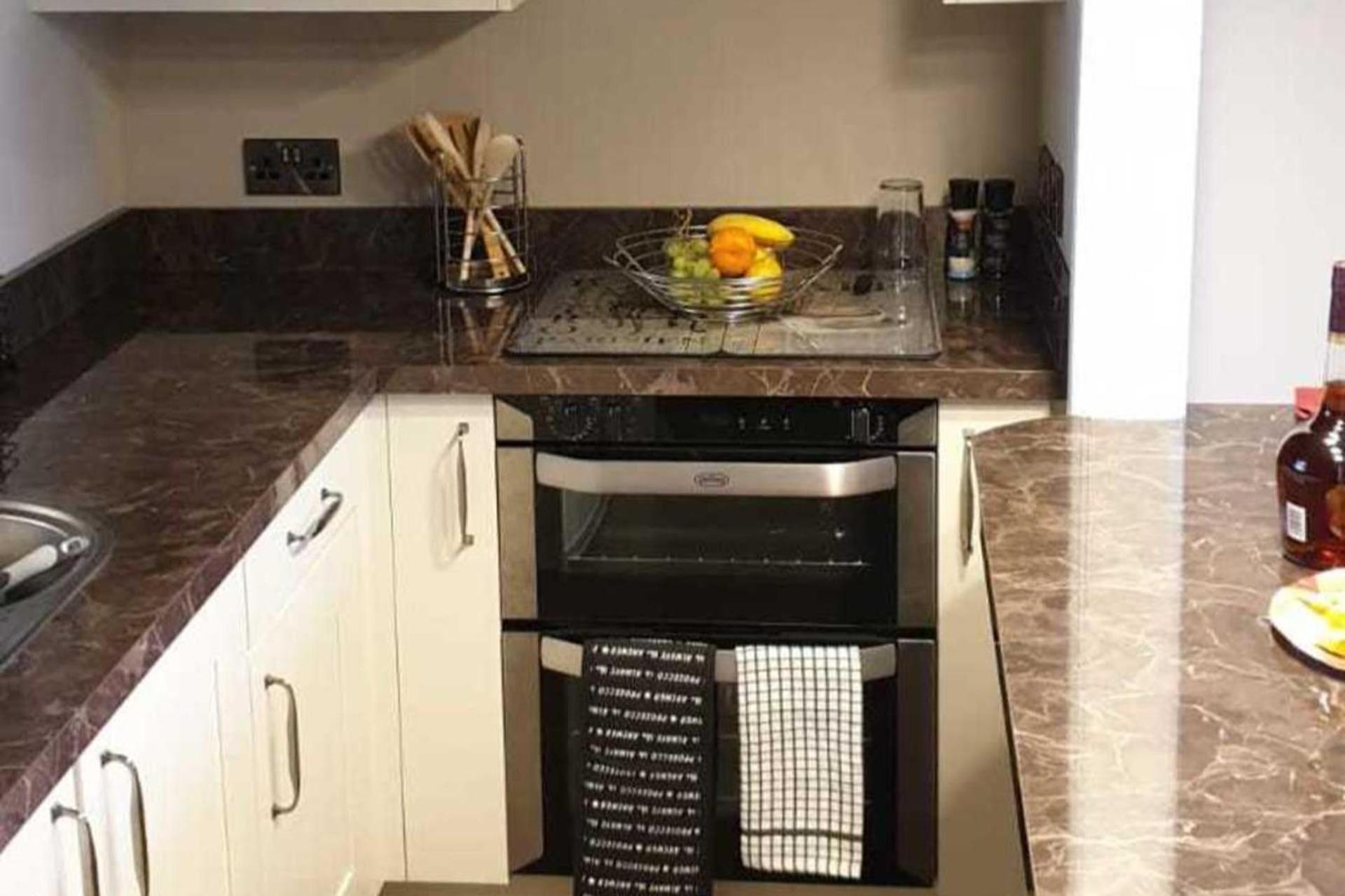 Seaview Apartment Sleeps 2 -Patio -WiFi -Tv