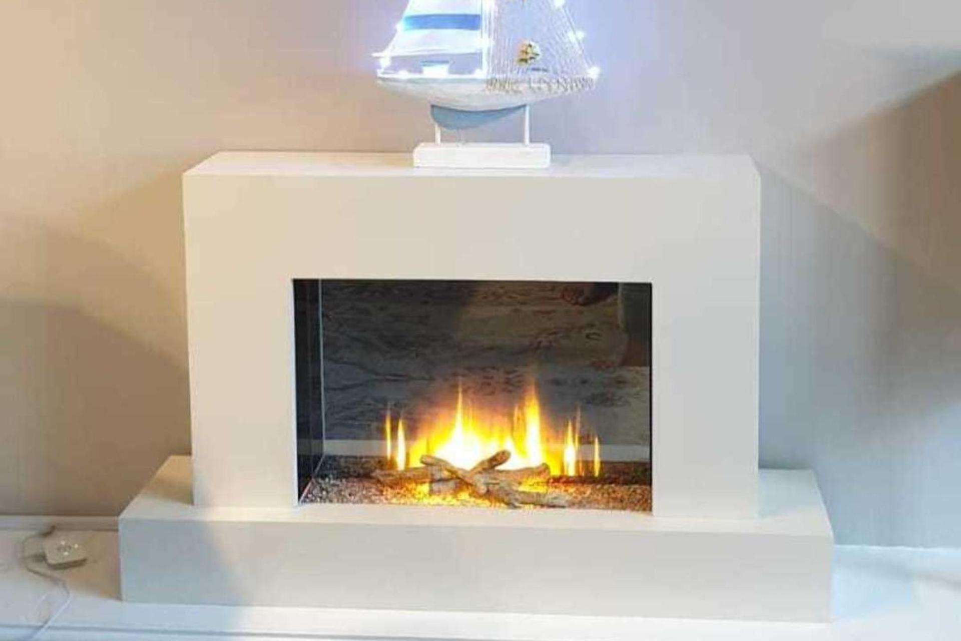 Seaview Apartment Sleeps 2 -Patio -WiFi -Tv