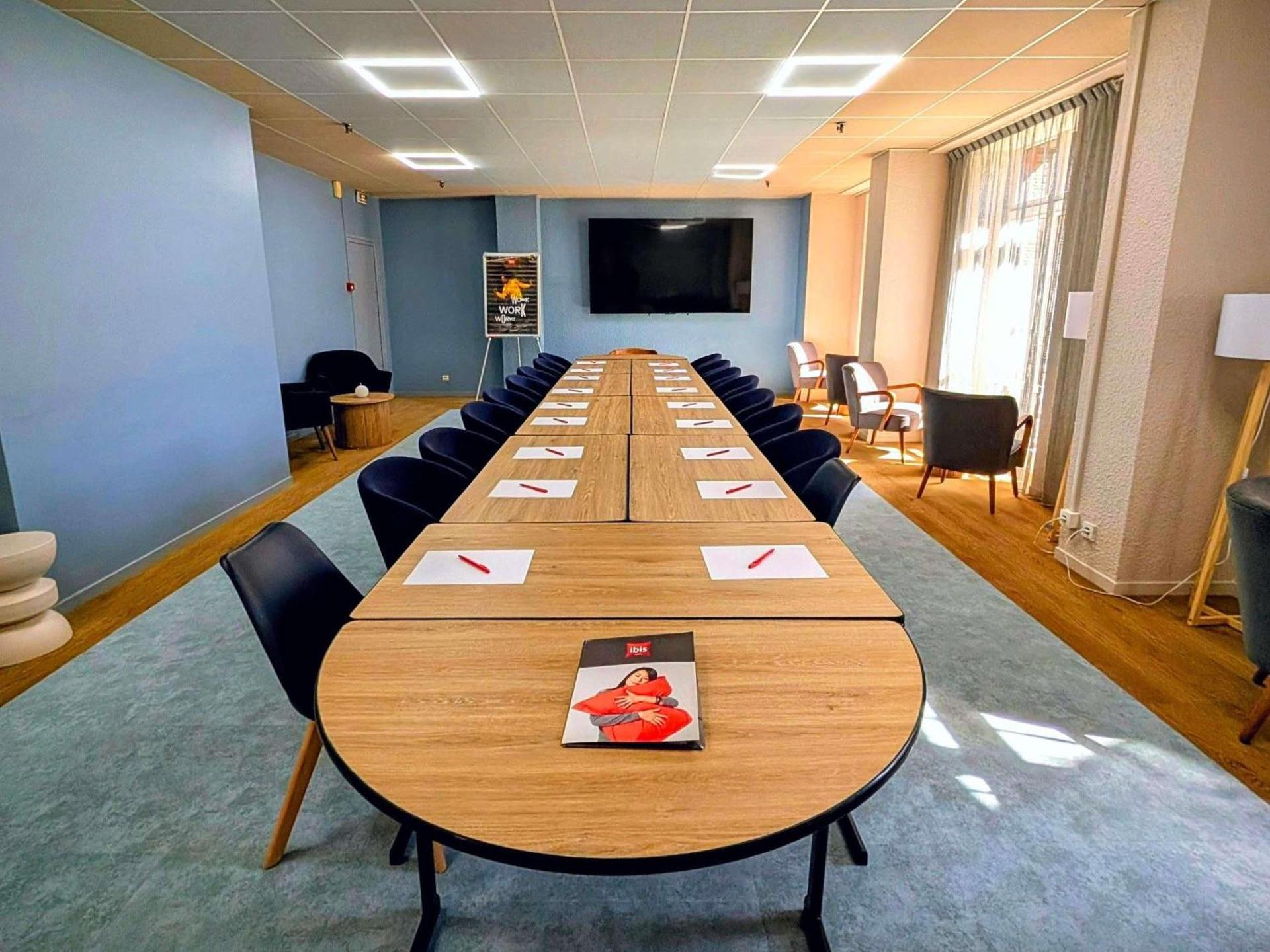 Meeting/conference room