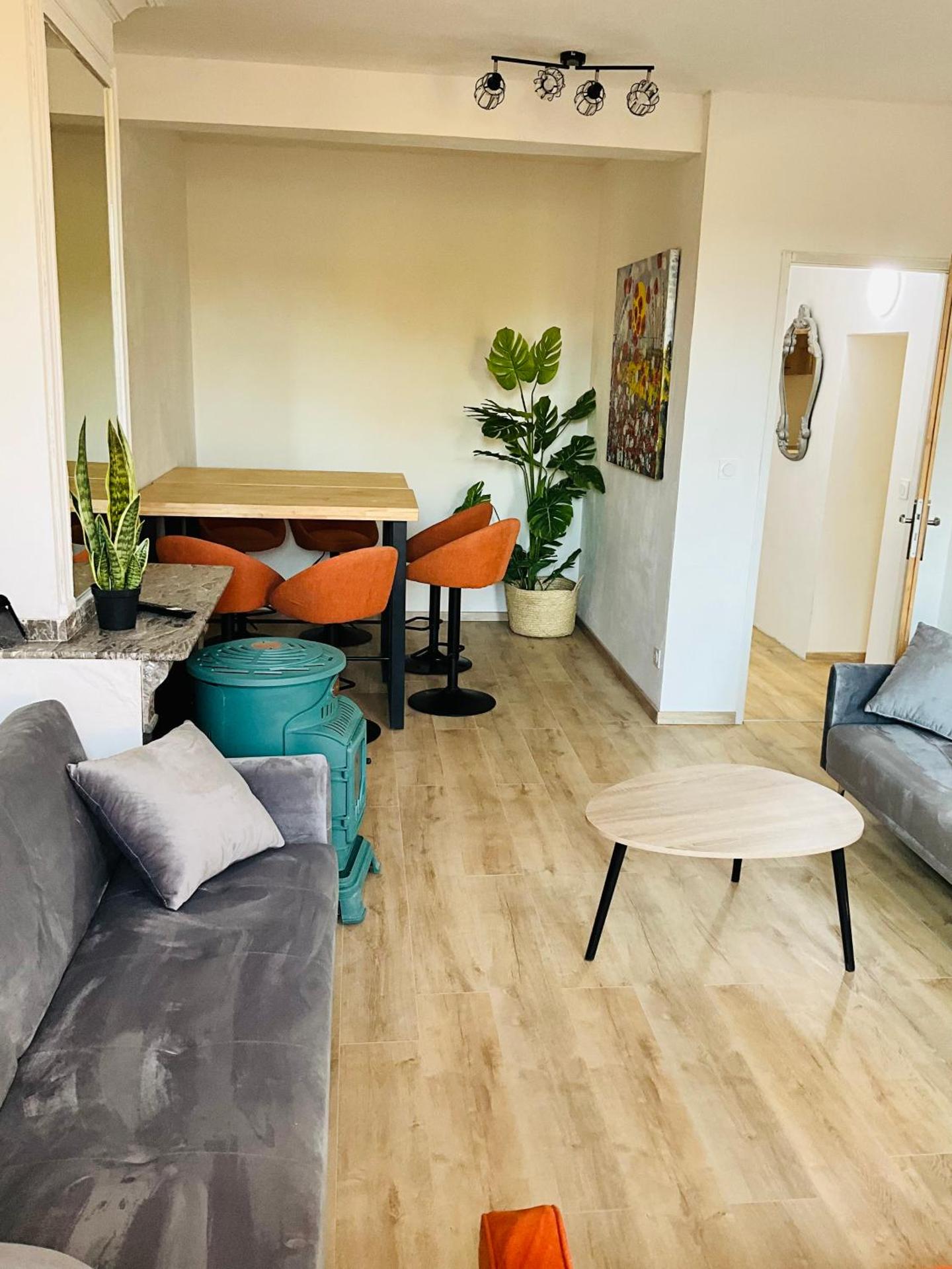 Hôte Labyrinthe sur la place chambres d, hôtes , calme ,Netflix