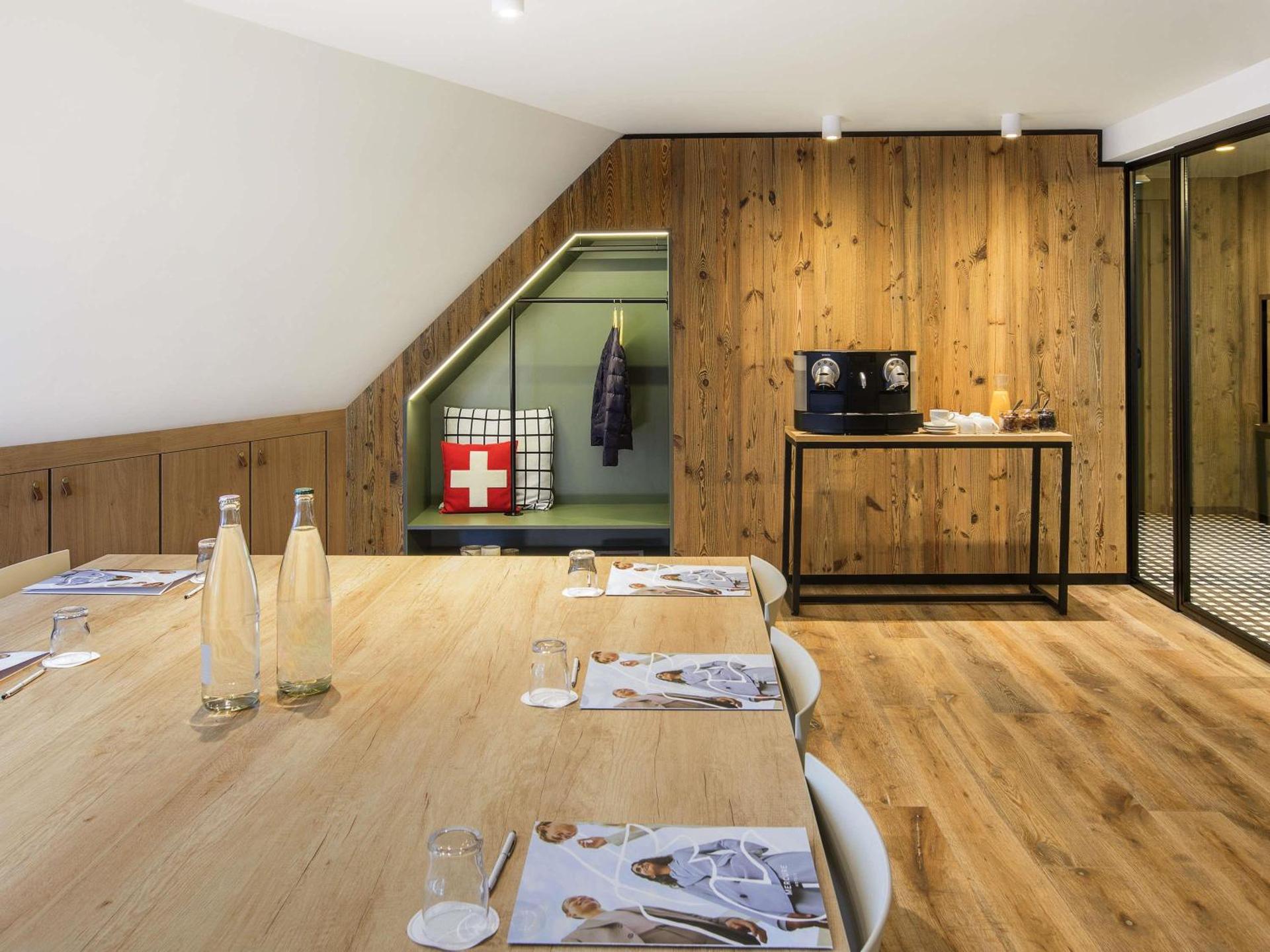 Meeting/conference room