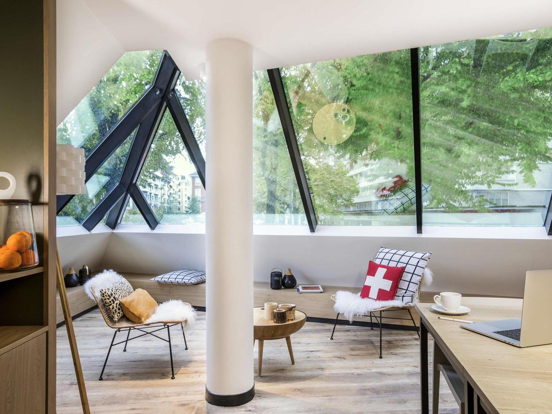 Meeting/conference room