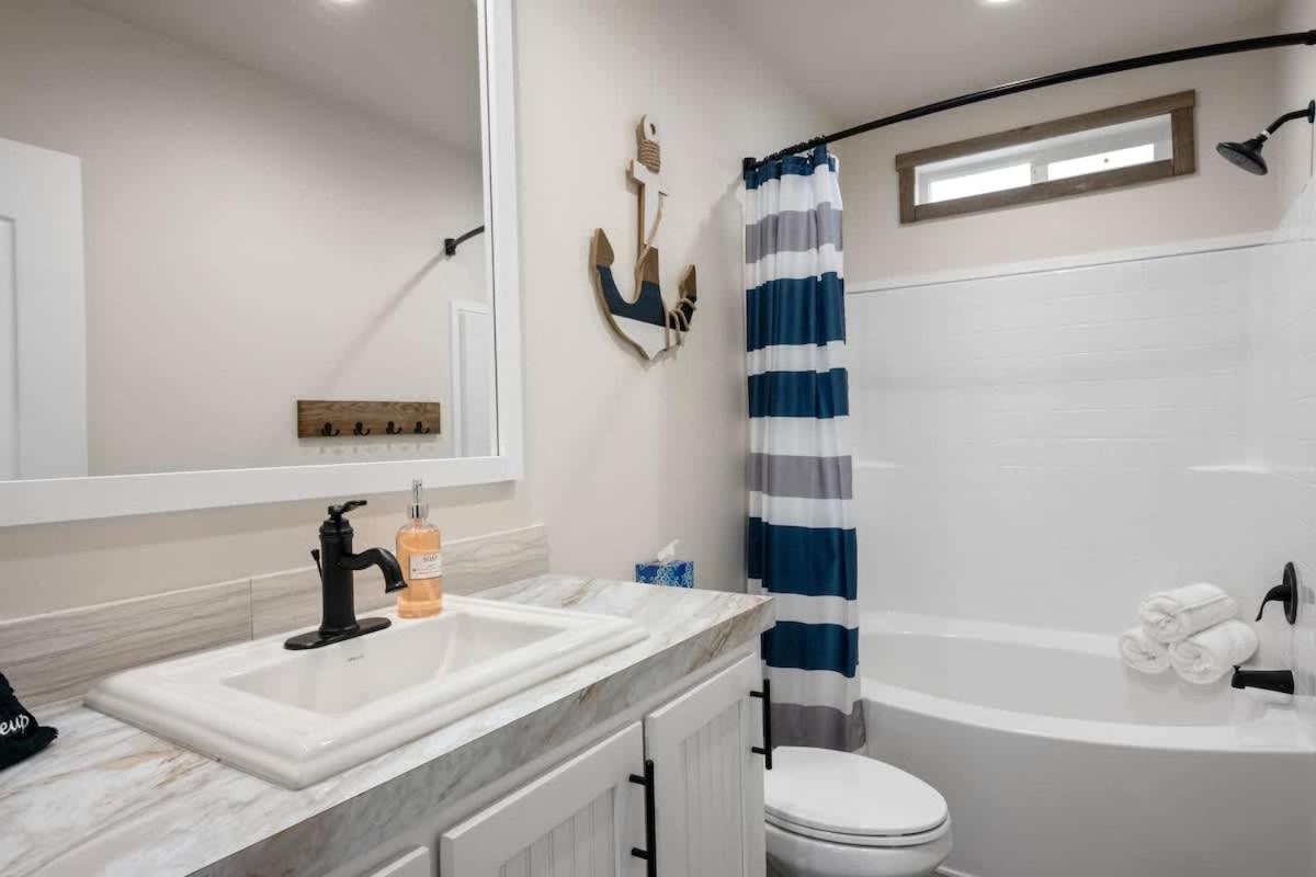 New Bear Lake Home with Beautiful Fall Views