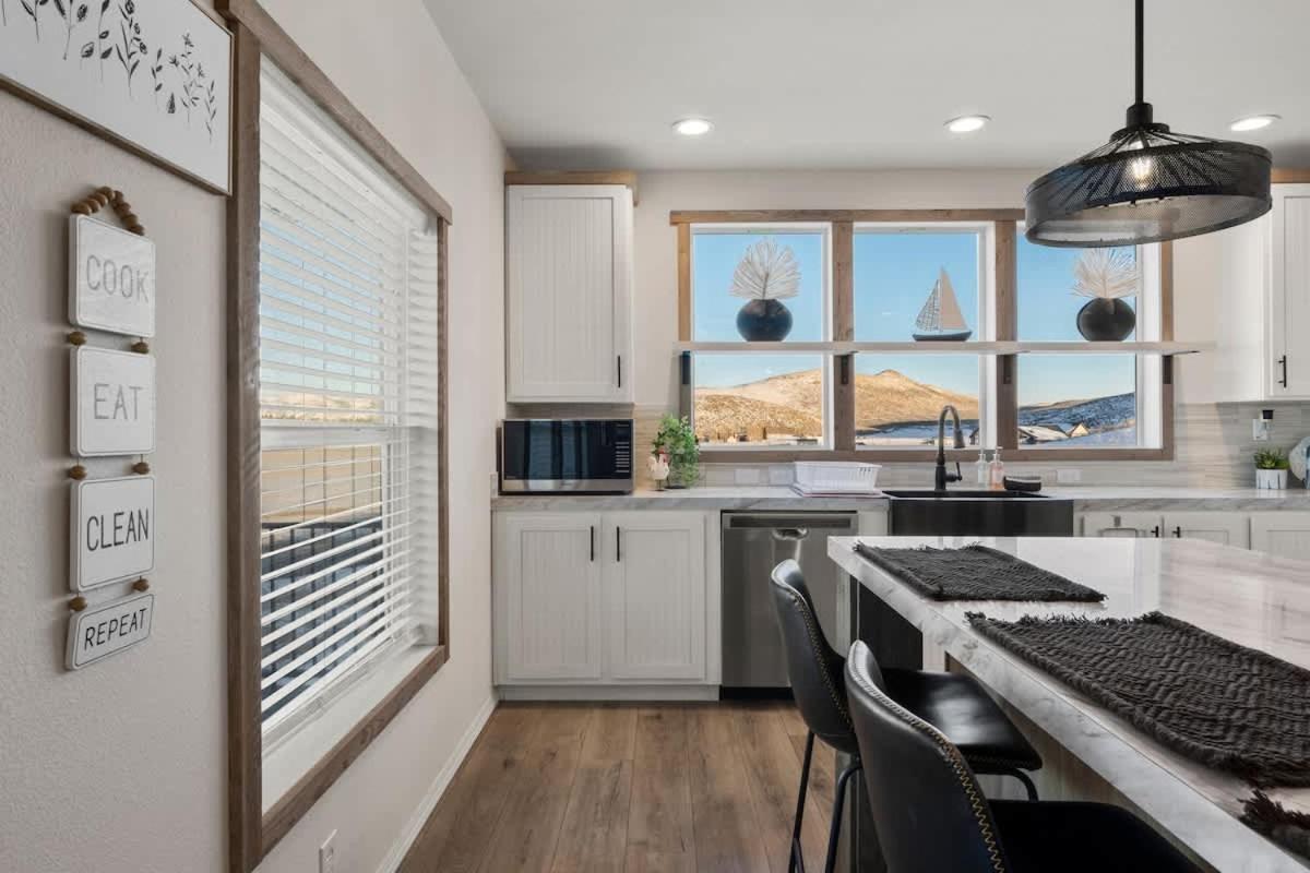 New Bear Lake Home with Beautiful Fall Views