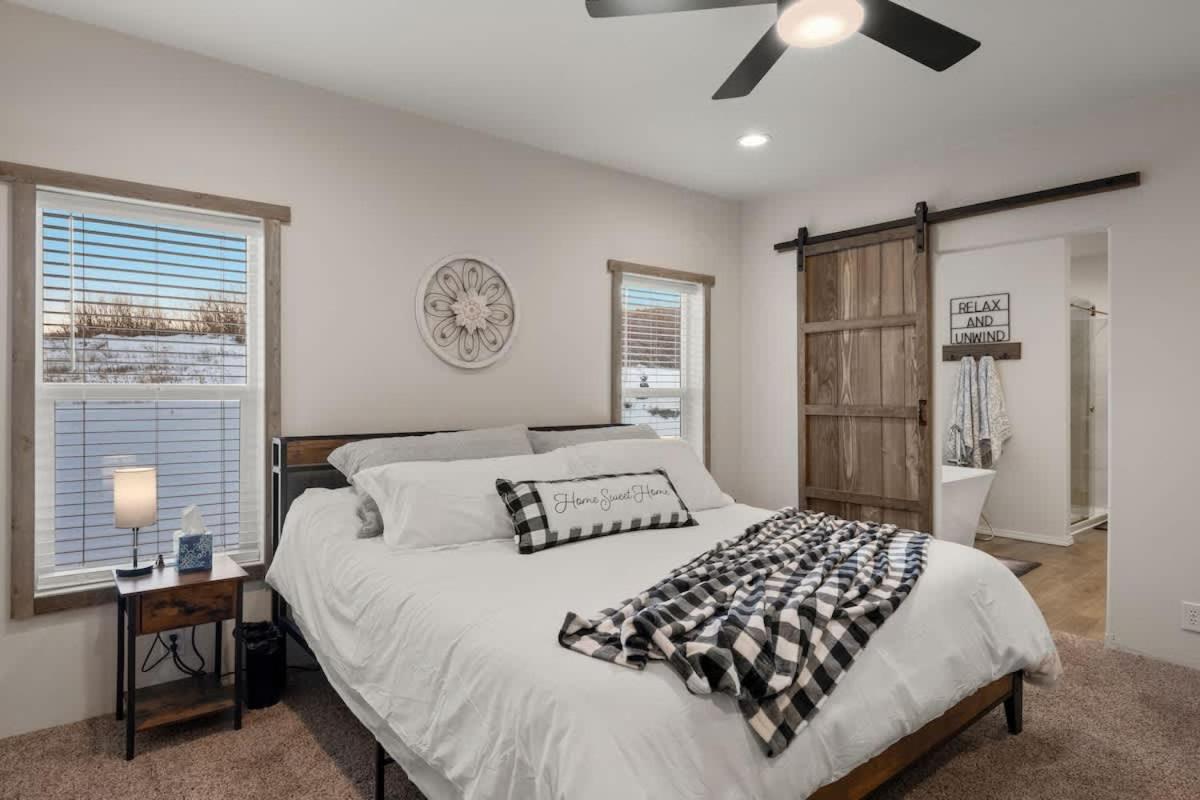 New Bear Lake Home with Beautiful Fall Views