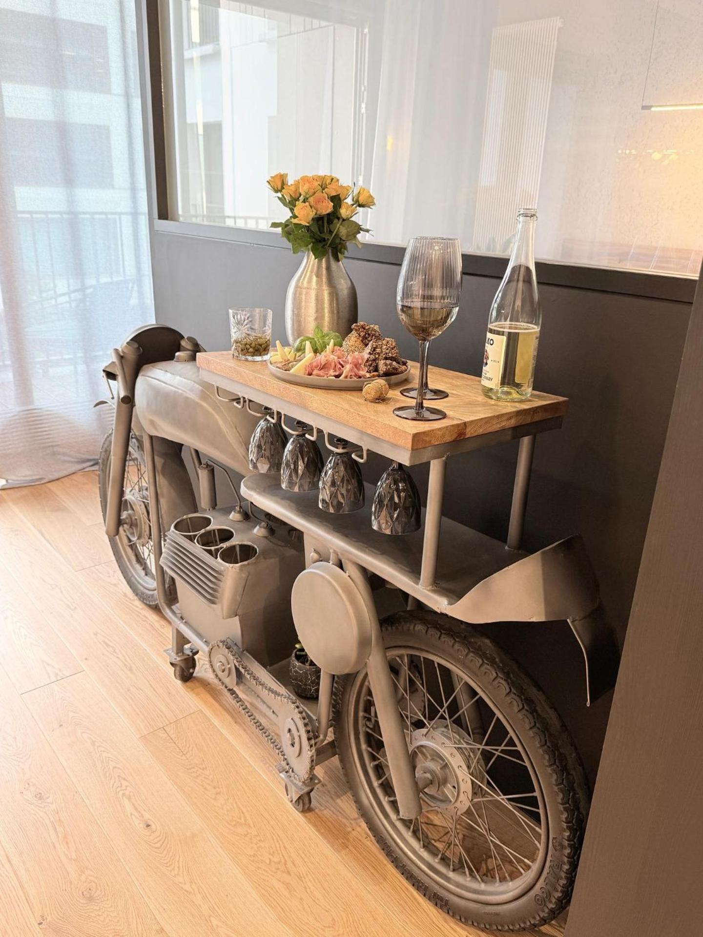 Modern Vero Apartments Waterfront