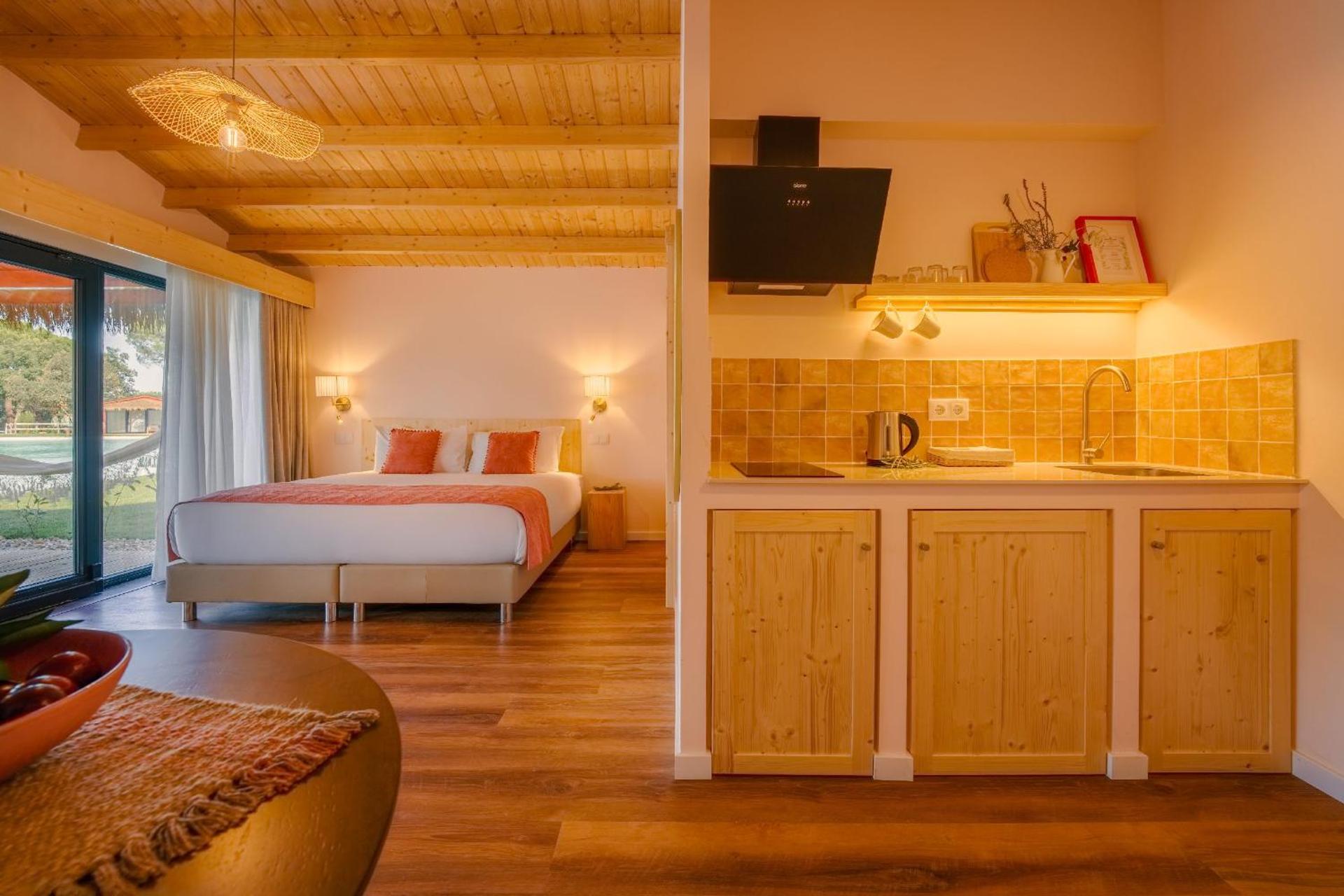 Bungalow - Water Front 