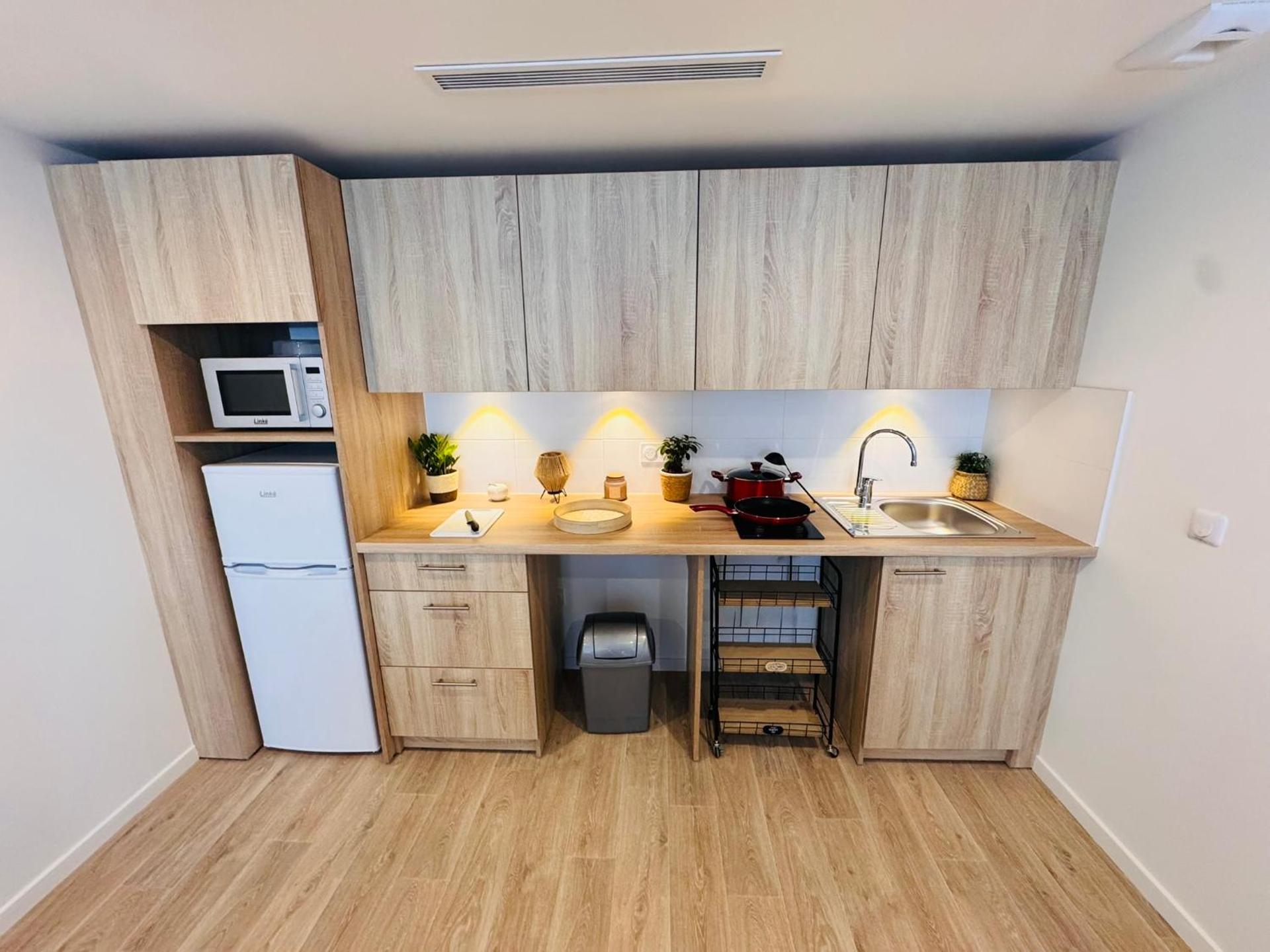 Kitchen or kitchenette