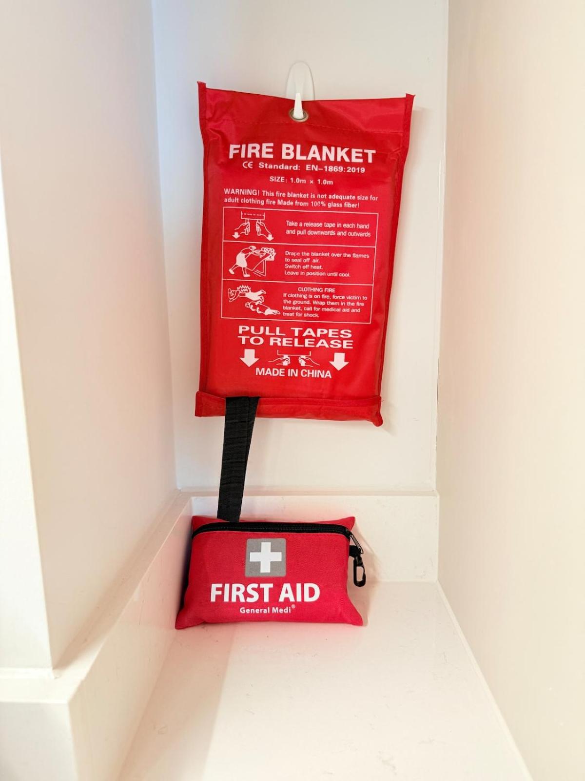 West London Residences - Private Terrace - Opposite Piccadilly Line 20min SOHO Oxford Street