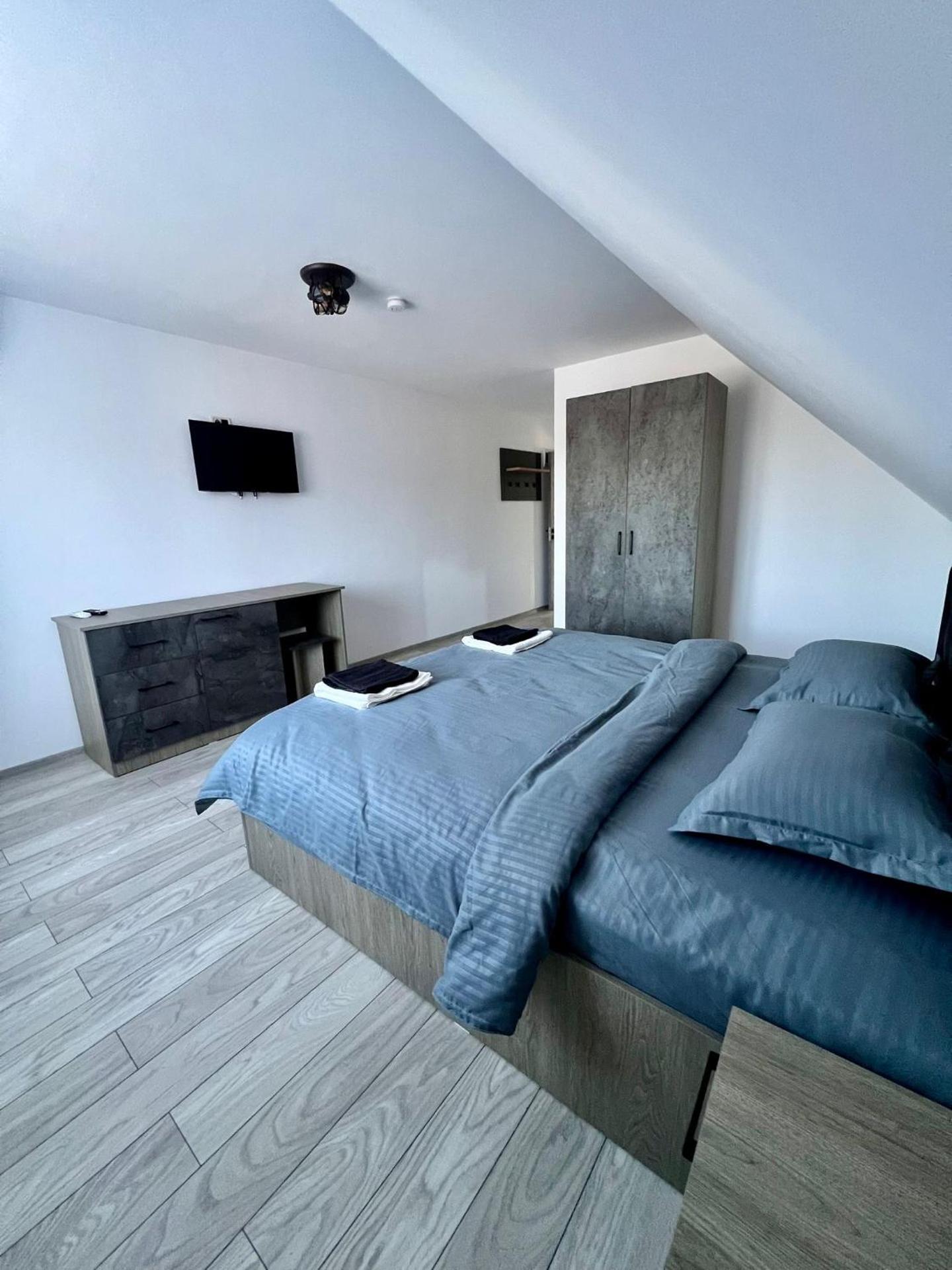 La Izvor Moinești, Cazare