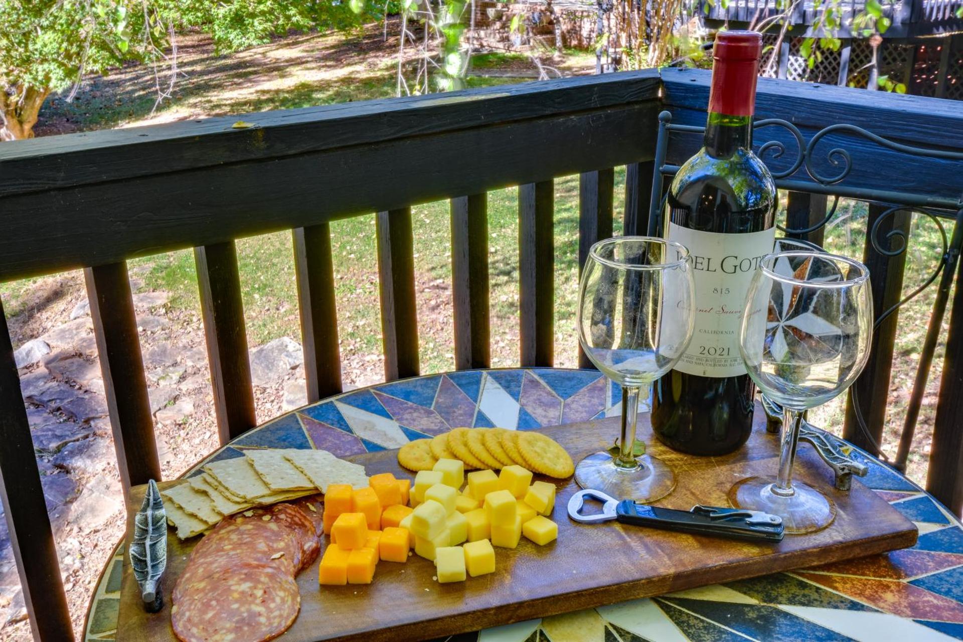 Wooded Cottage - 3 Mi to Clemson University