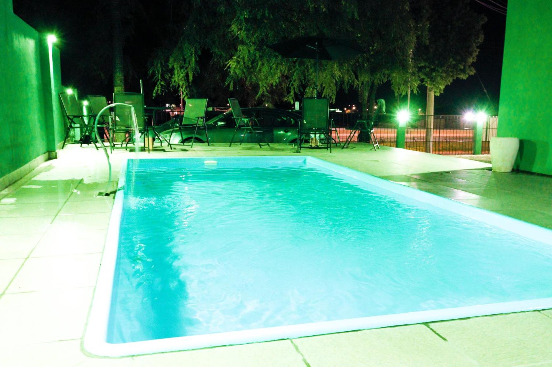 POSADA CON PISCINA las orillas de la ruta 290