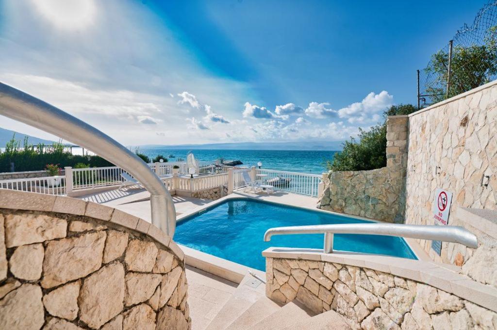 Apartment Aria with private heated pool