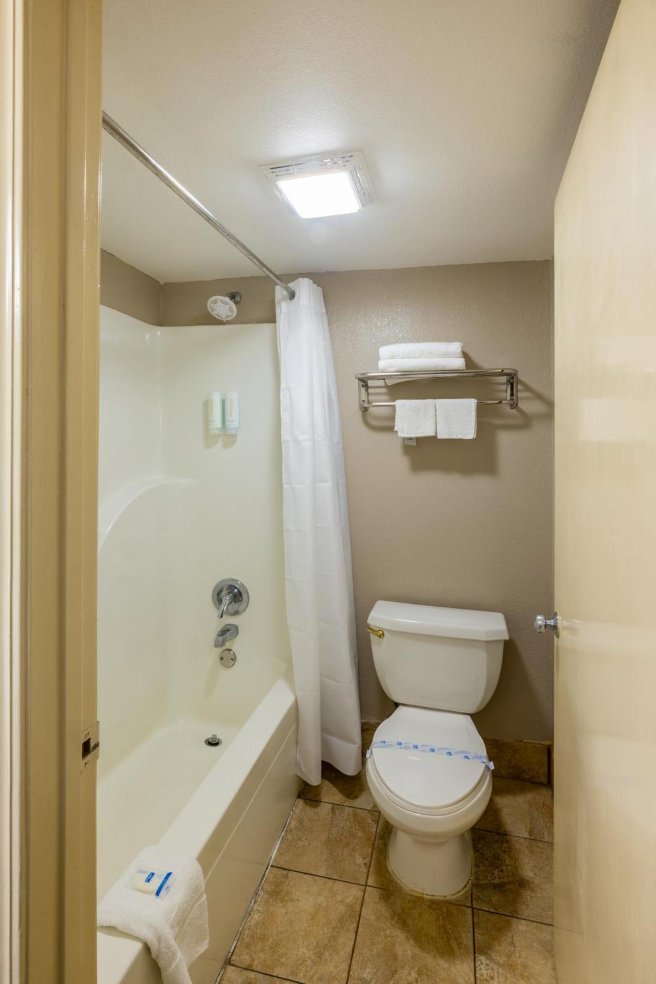 Double Room with Two Double Beds - Smoking