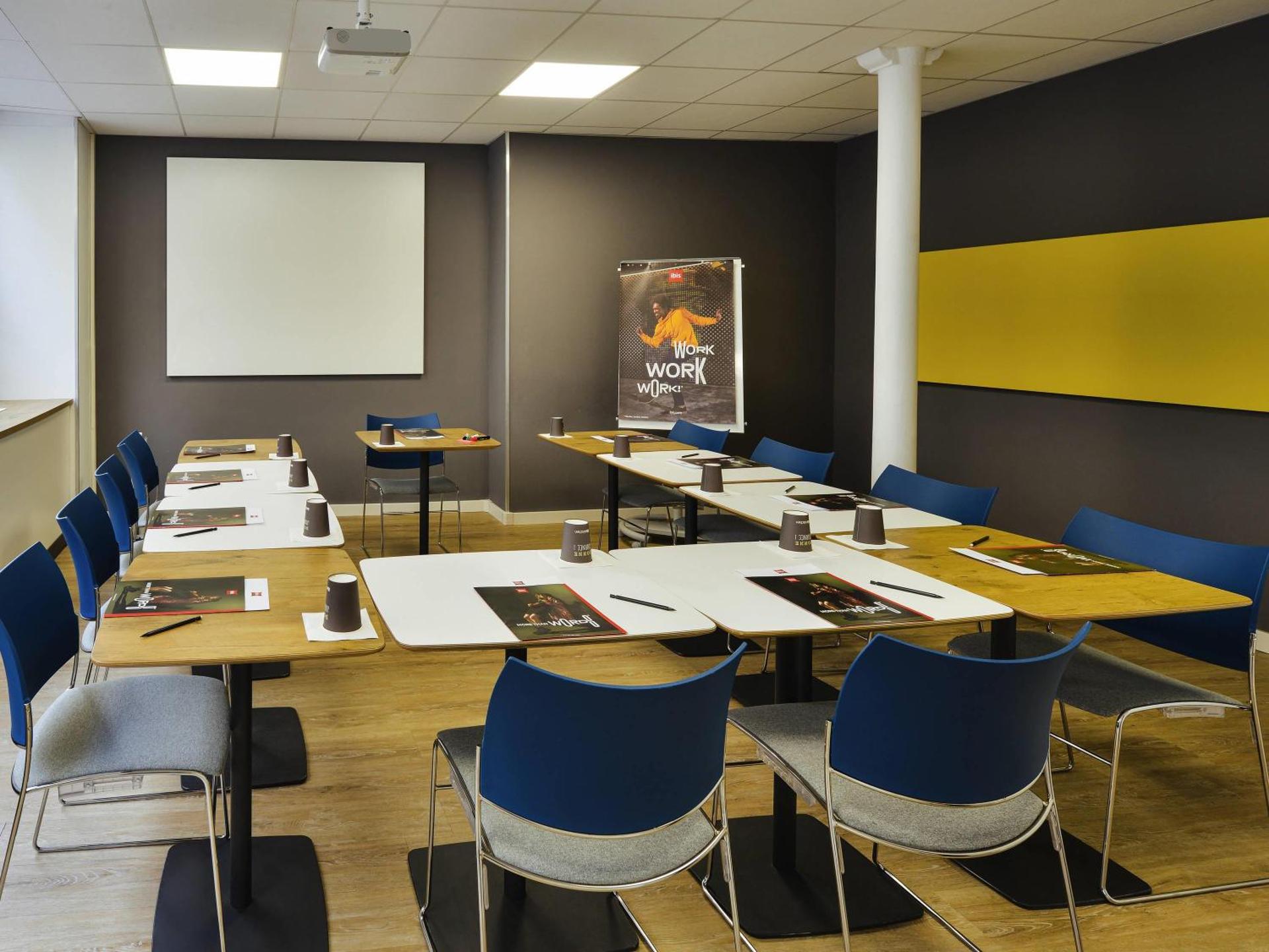 Meeting/conference room