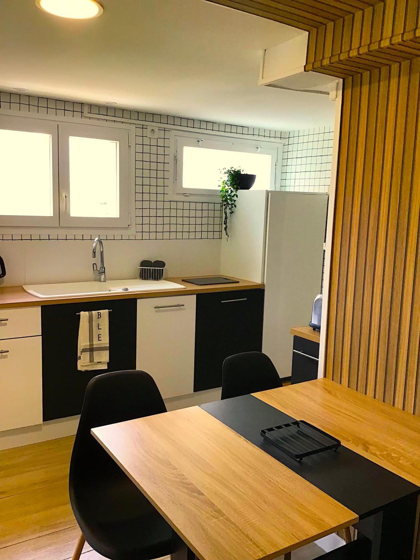 Kitchen or kitchenette