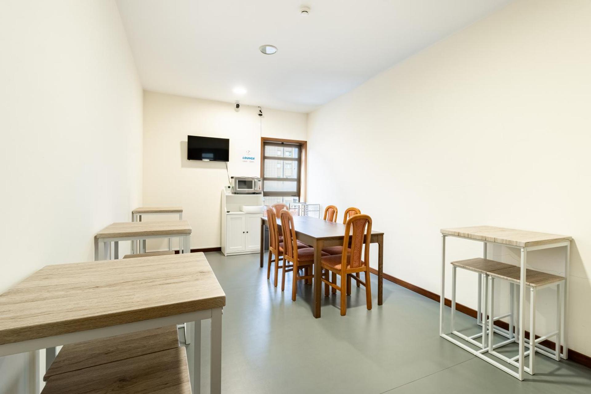 Communal lounge/ TV room