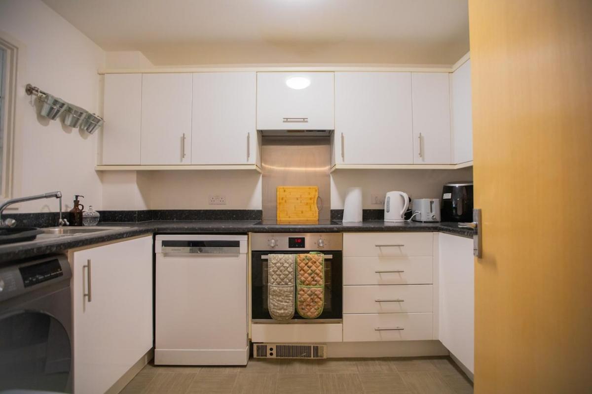 Modern 2-Bed Apartment in Central Portsmouth