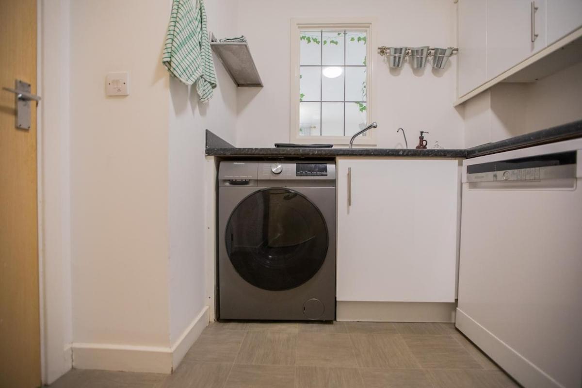 Modern 2-Bed Apartment in Central Portsmouth