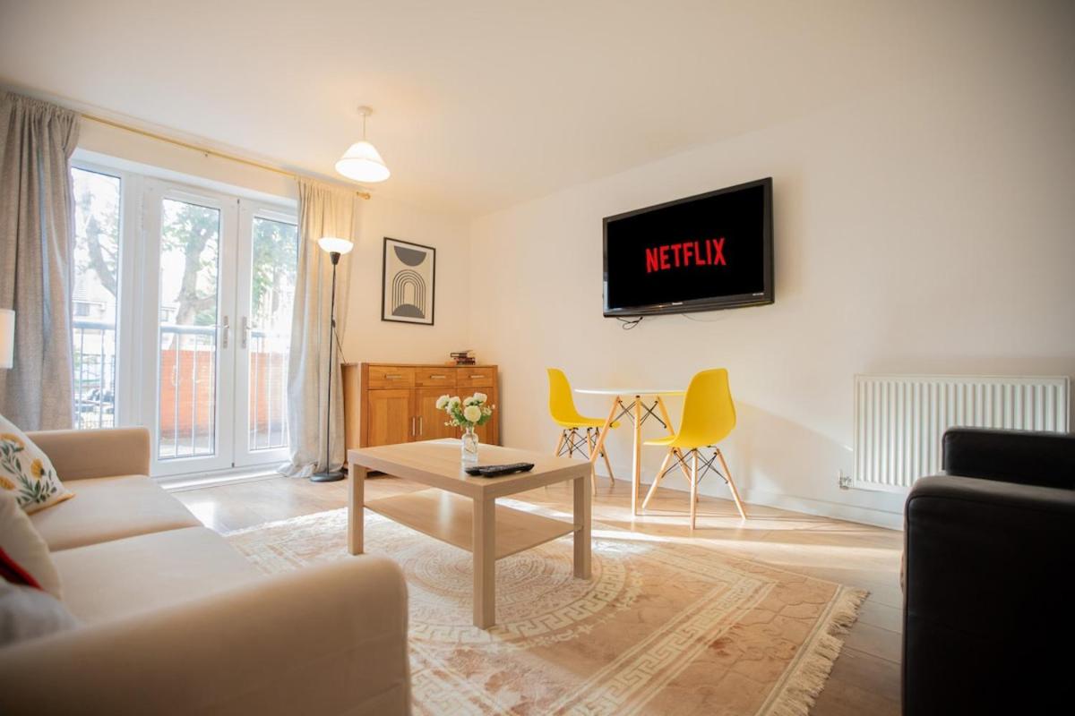 Modern 2-Bed Apartment in Central Portsmouth