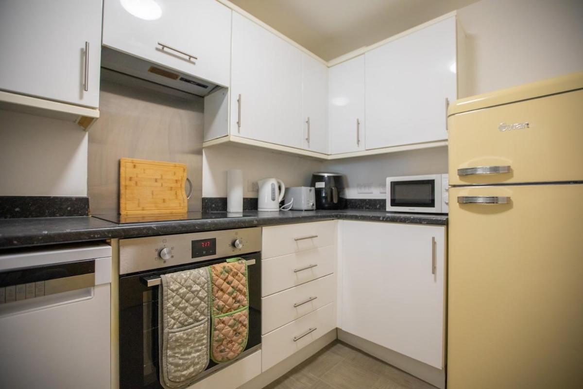Modern 2-Bed Apartment in Central Portsmouth