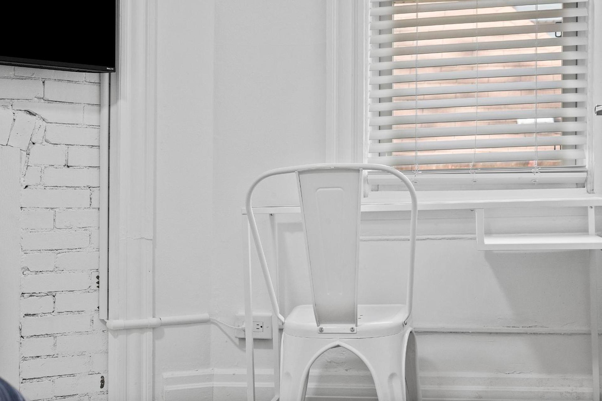 Pittsburgh Shadyside 3B Modern and Cozy Private Bedroom with Shared Bathroom