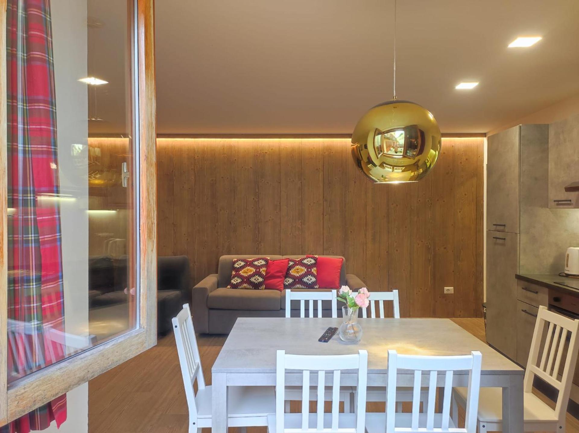 Chalet 5 Laghi / LuxApt / Town Centre