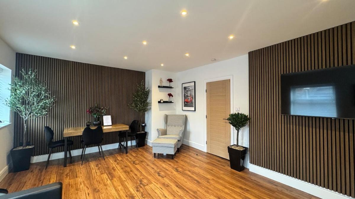 Entire apartment in Waterloo, Crosby, Liverpool