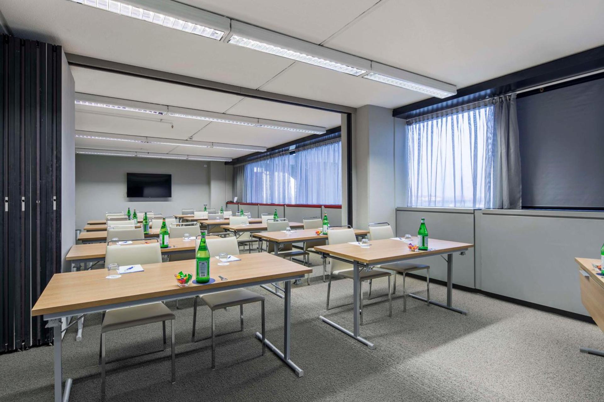 Meeting/conference room