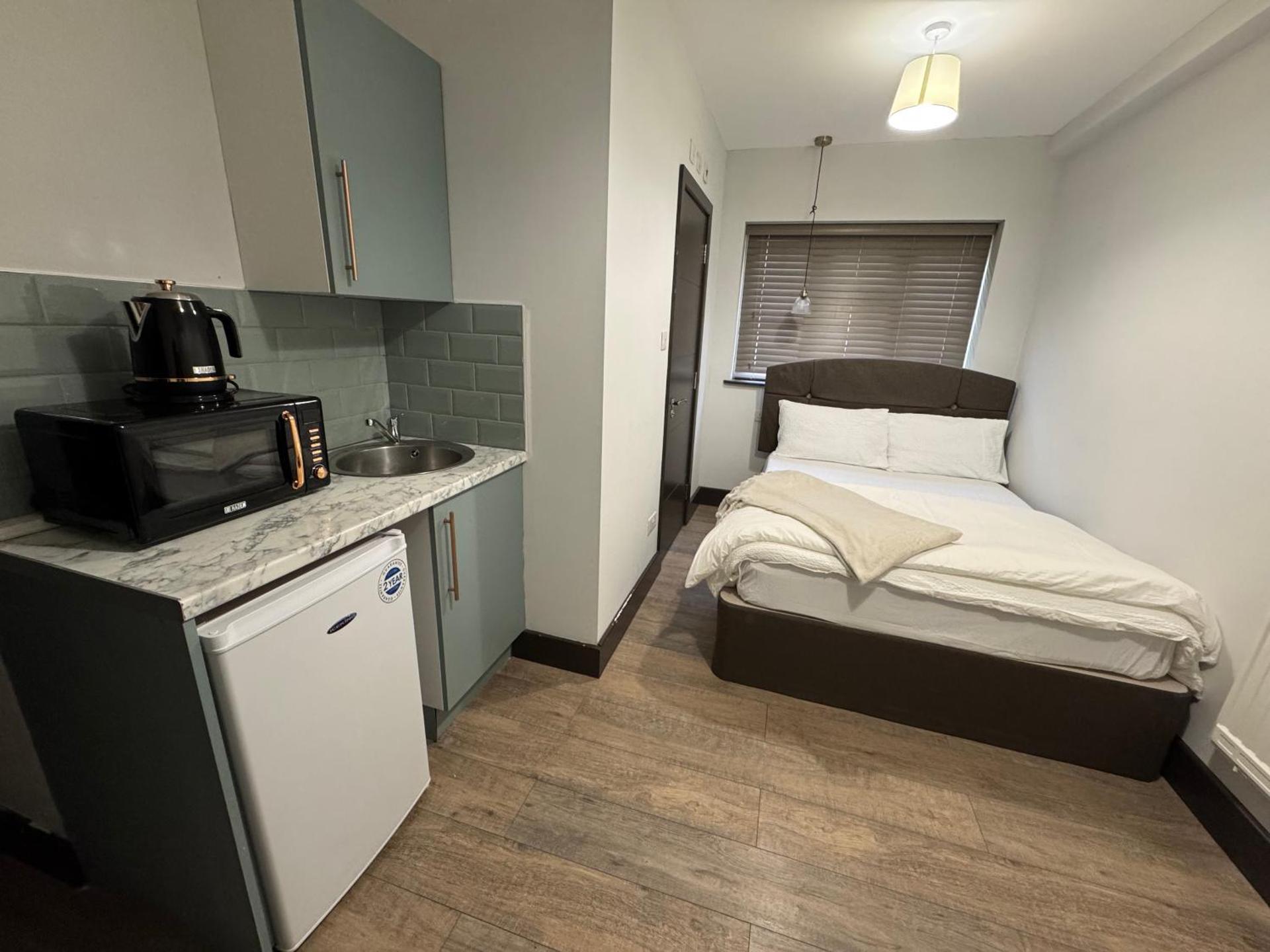 En-suite studios near Wembley Stadium