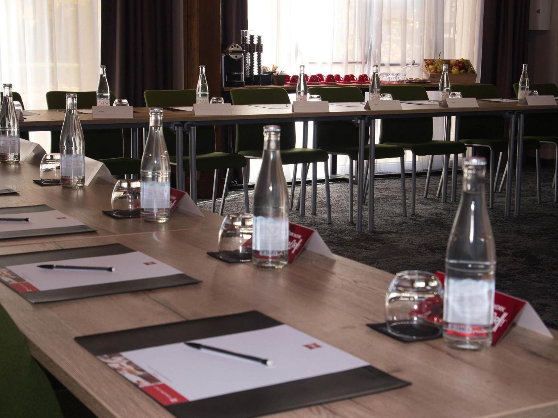 Meeting/conference room