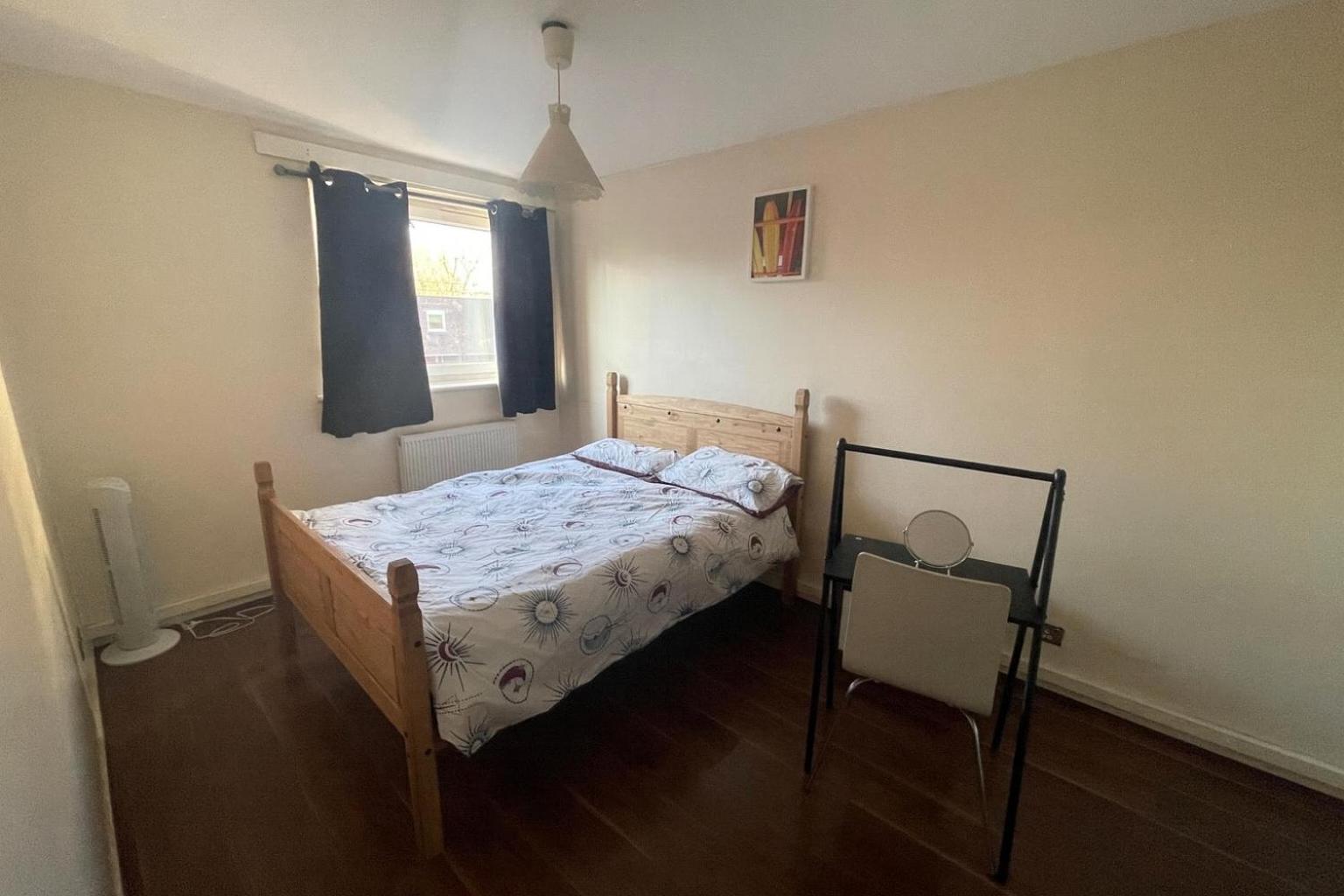 3 Bed - Sleeps 5 - Balcony - Ctrl London - Parking