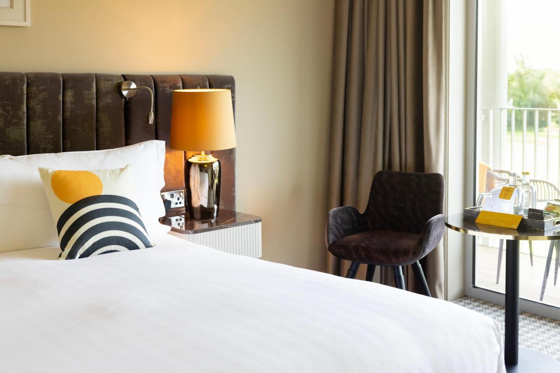 Standard King Room with Paddock View and Terrace - Accessible