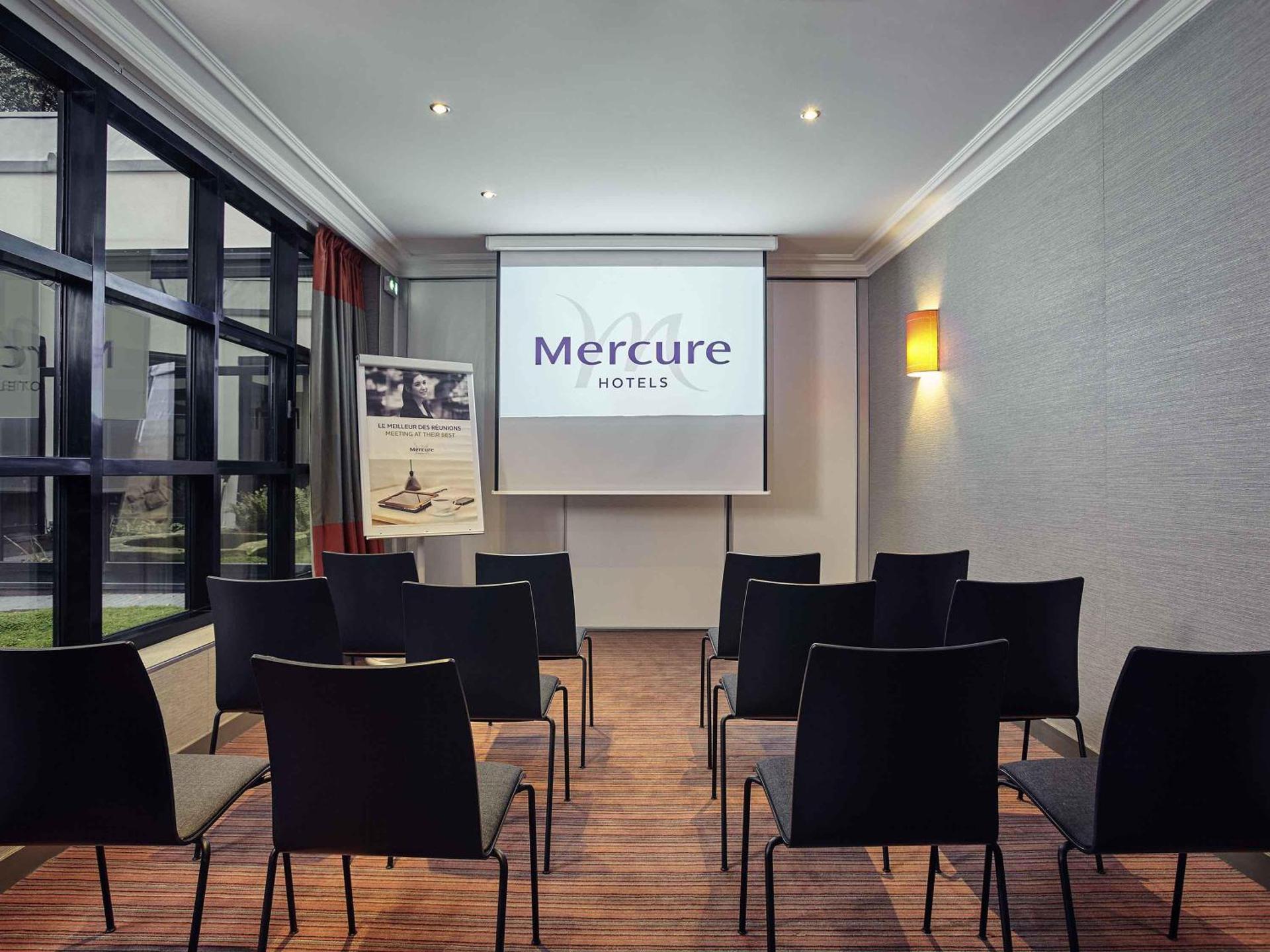 Meeting/conference room