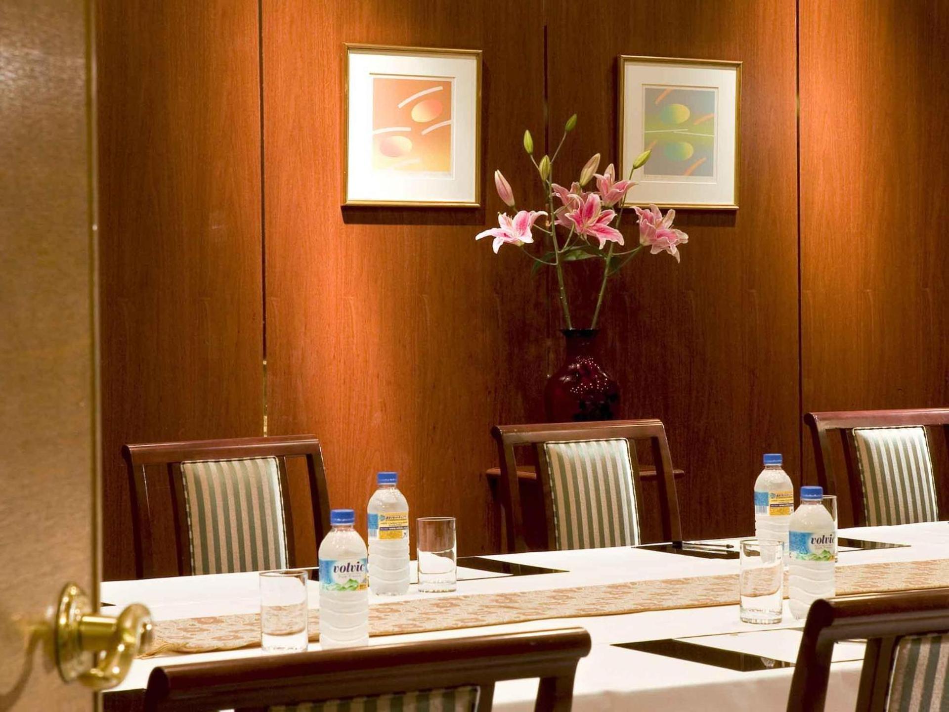 Meeting/conference room