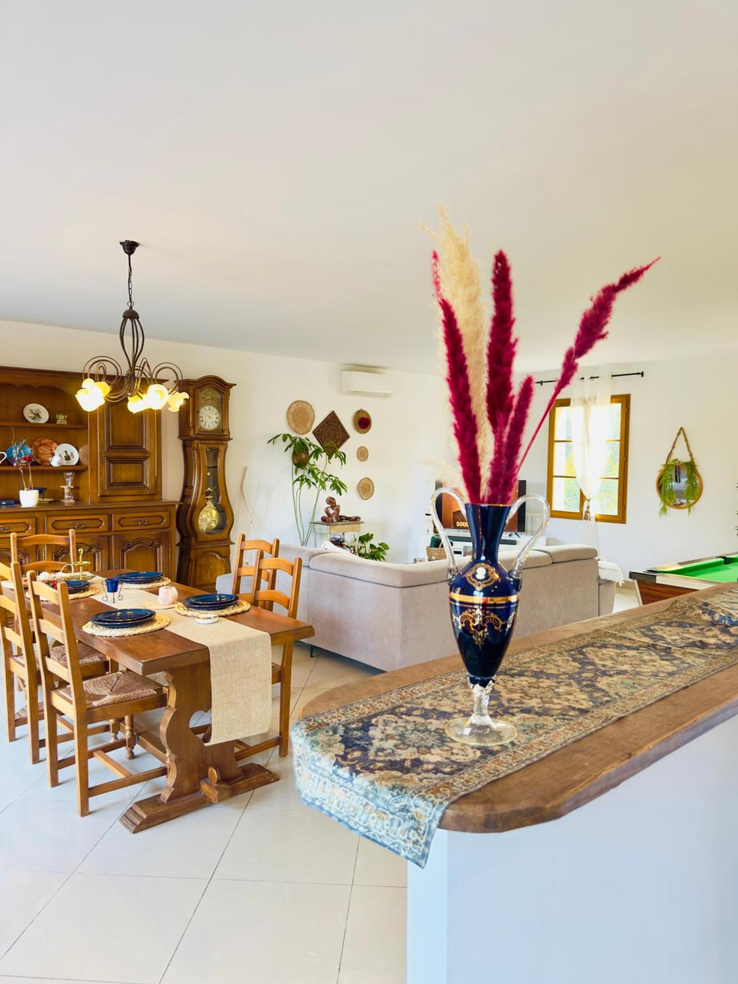 Grande maison romantique avec jacuzzi intérieur & parking, à 1h30 de Paris