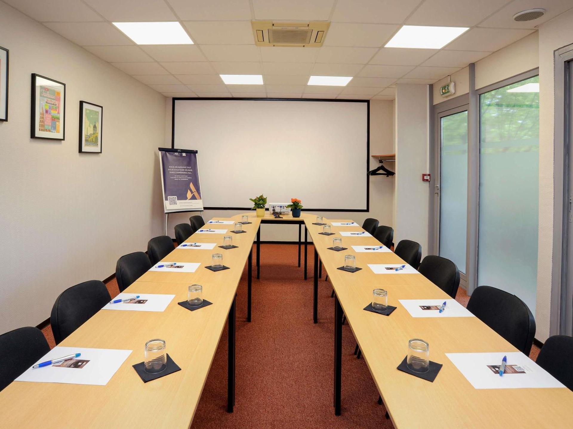 Meeting/conference room