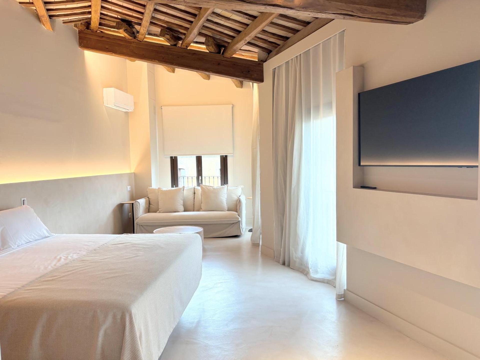 Les Clarisses Boutique Hotel